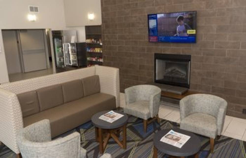 Holiday Inn Express & Suites Madison