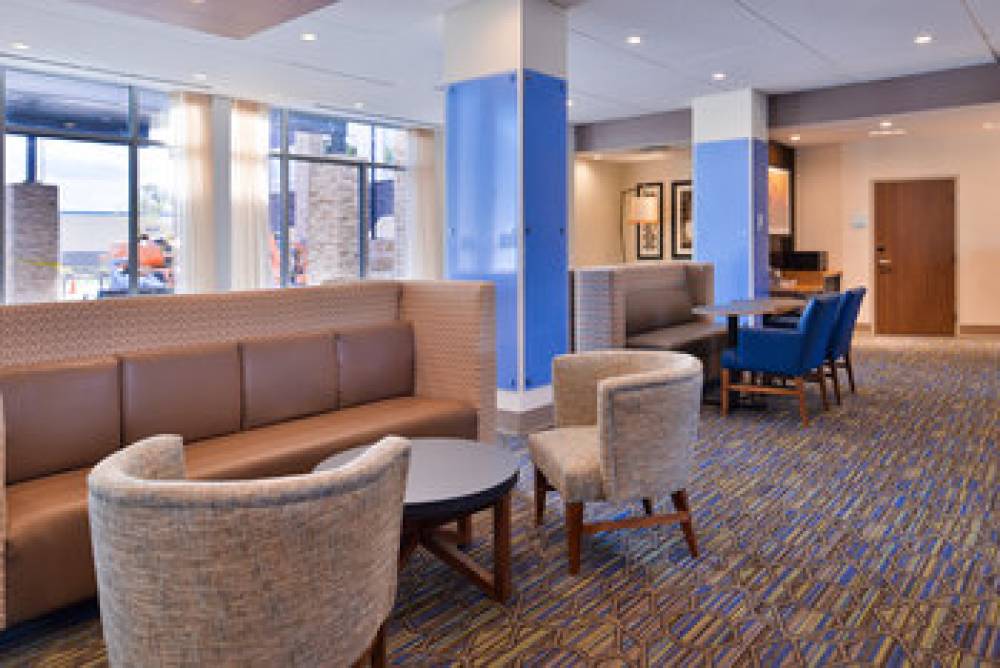 HOLIDAY INN EXP STES MSP APT BY IHG 8