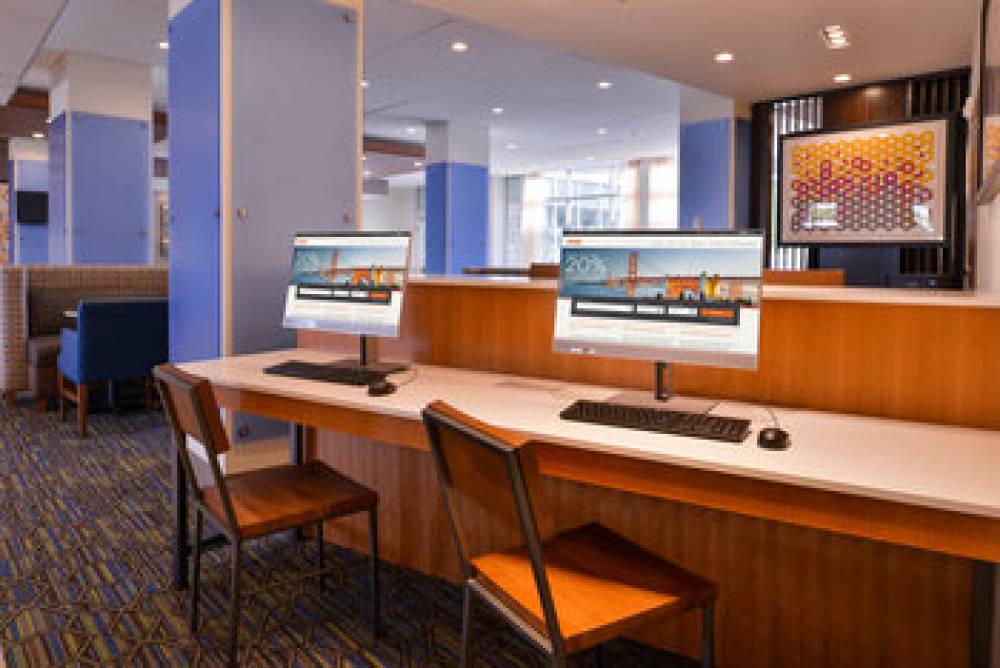 HOLIDAY INN EXP STES MSP APT BY IHG 5