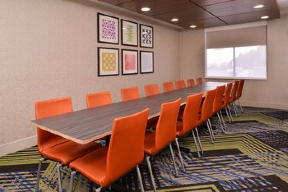 Holiday Inn Express & Suites MESQUITE 8