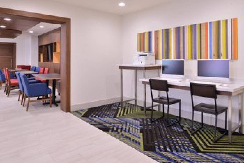 Holiday Inn Express & Suites MESQUITE 4