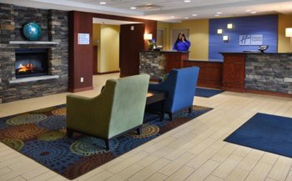 Holiday Inn Express & Suites Milford
