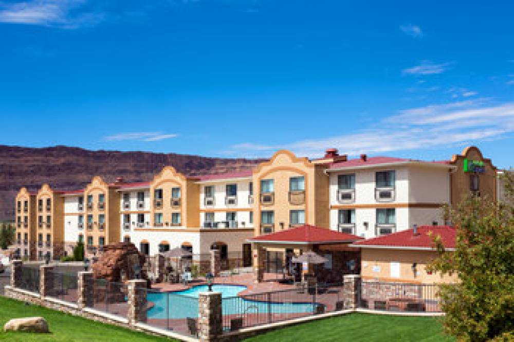 Holiday Inn Express & Suites MOAB 9