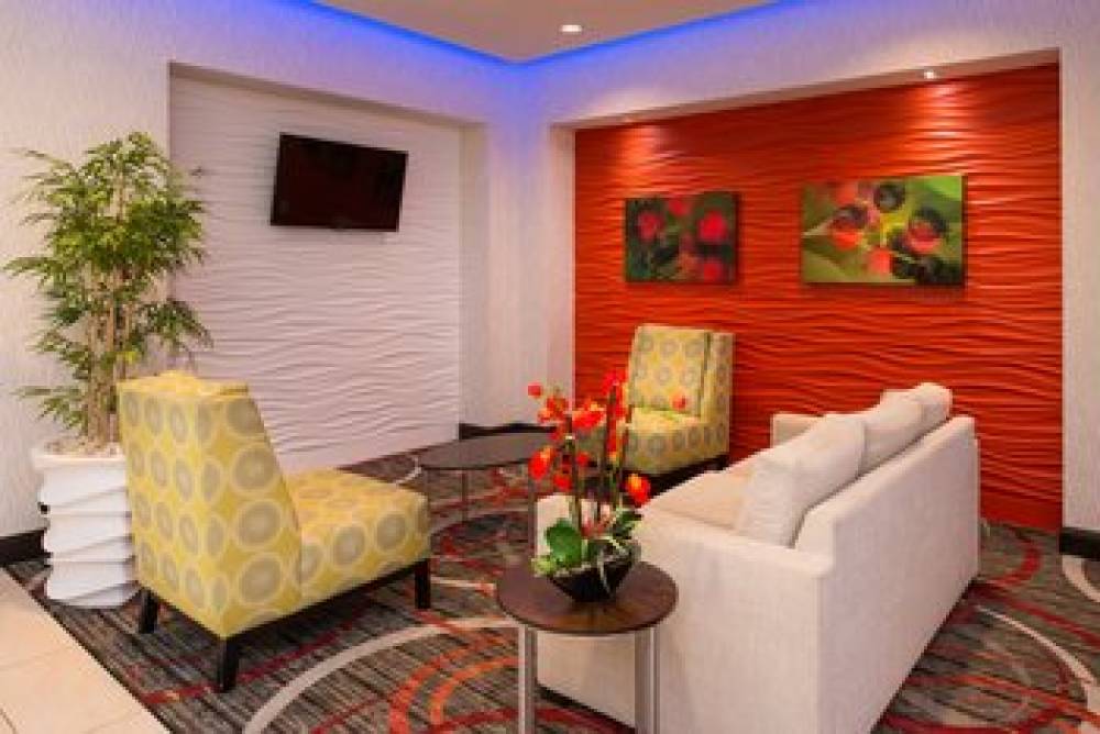 Holiday Inn Express & Suites MONROE 4