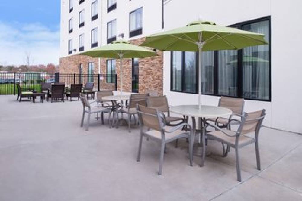 Holiday Inn Express & Suites MONROE 10