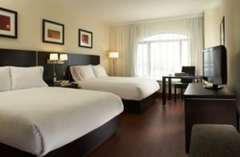 Holiday Inn Express & Suites MONTREAL AIRPORT 2