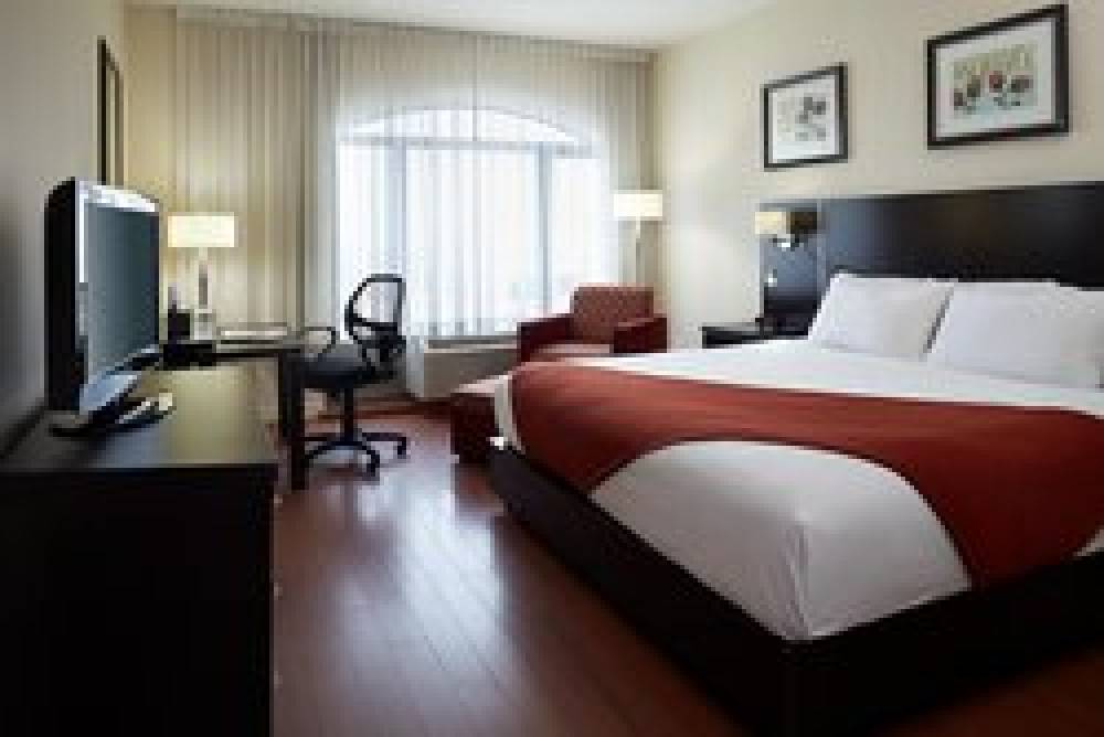 Holiday Inn Express & Suites MONTREAL AIRPORT 6