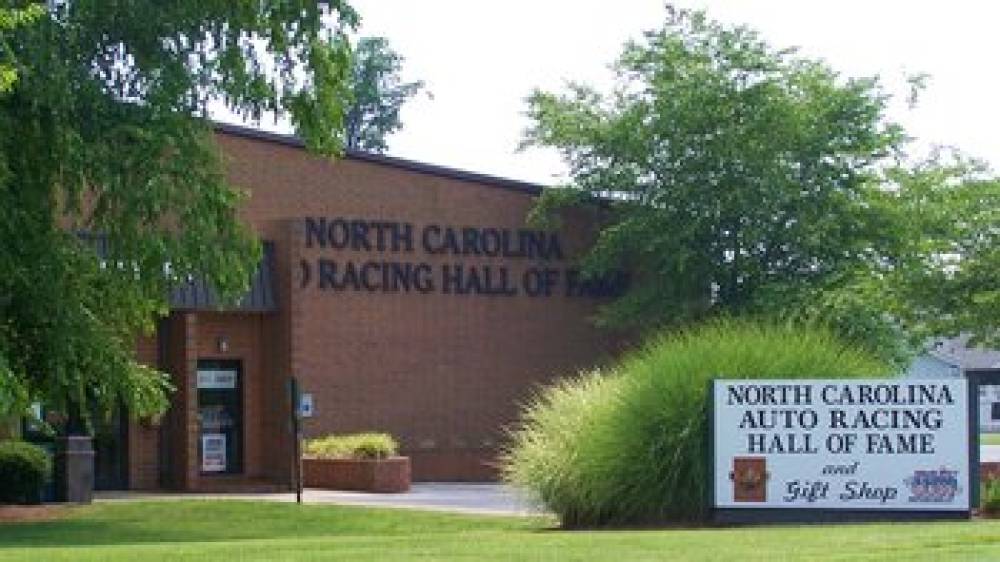 Holiday Inn Express & Suites MOORESVILLE - LAKE NORMAN 10