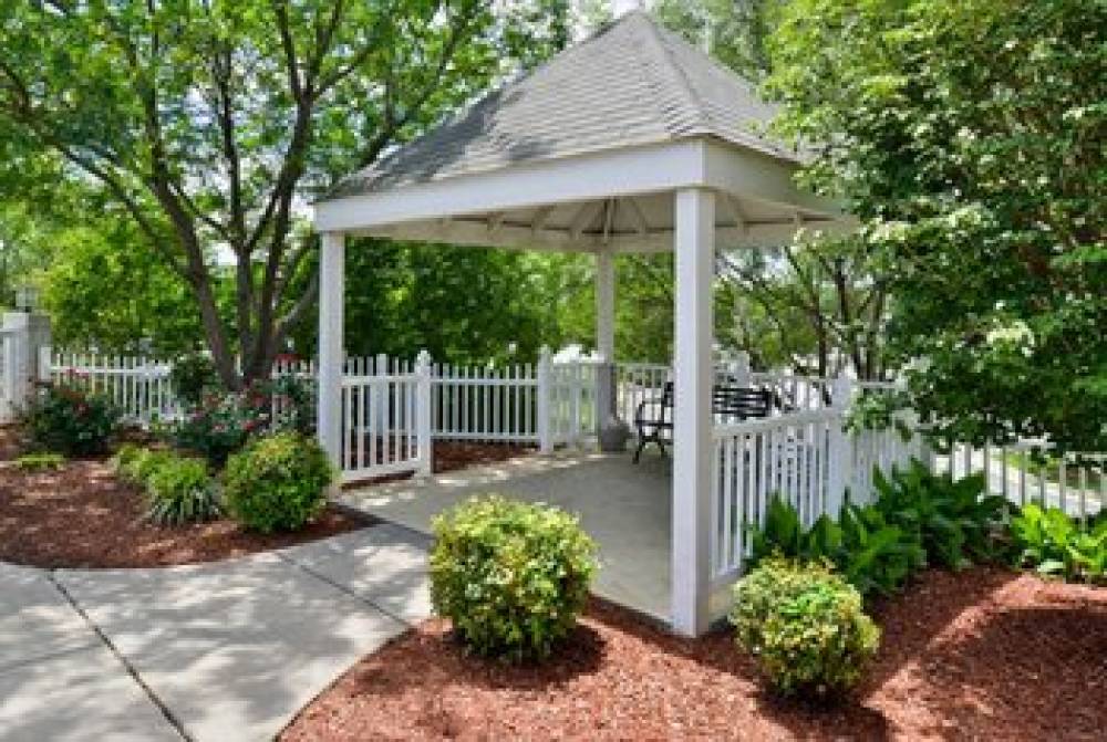 Holiday Inn Express & Suites MOORESVILLE - LAKE NORMAN 3