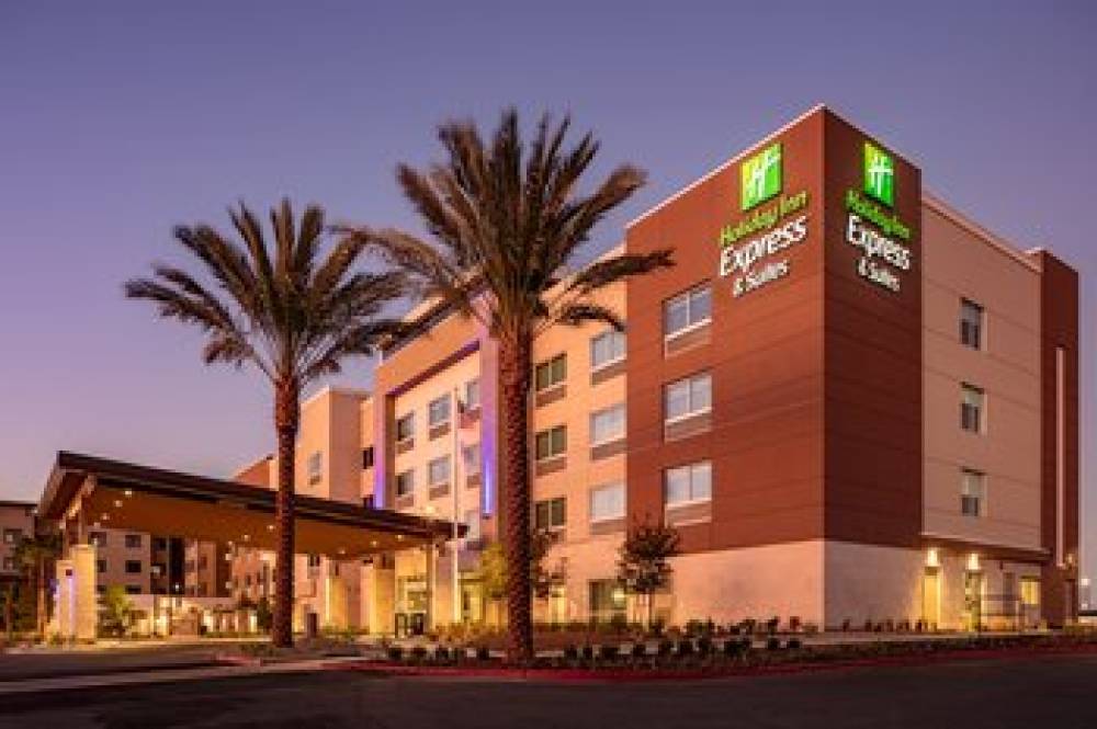 Holiday Inn Express & Suites MORENO VALLEY - RIVERSIDE 1