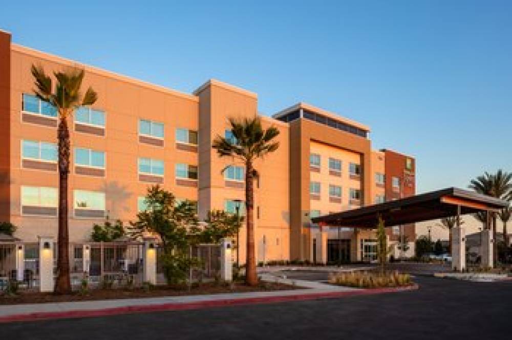 Holiday Inn Express & Suites Moreno Valley Riverside