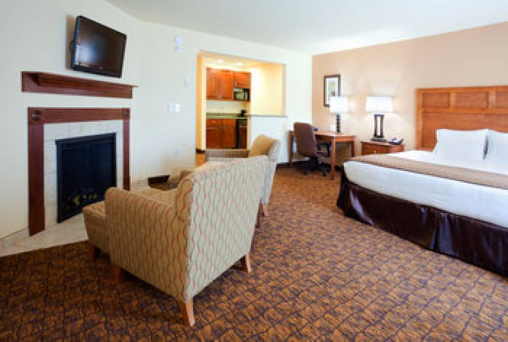 Holiday Inn Express & Suites MOUNT AIRY 6