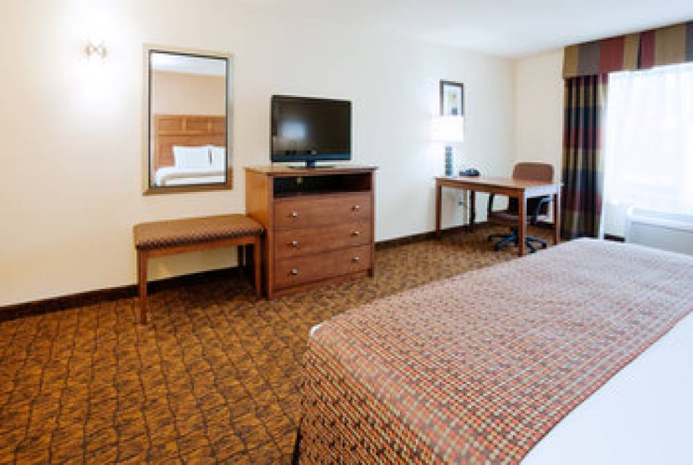 Holiday Inn Express & Suites MOUNT AIRY 9