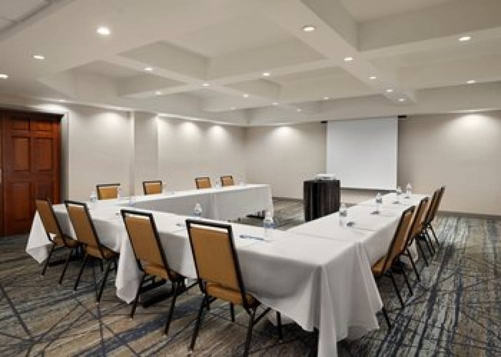 HOLIDAY INN EXP STES SAINT RO 8