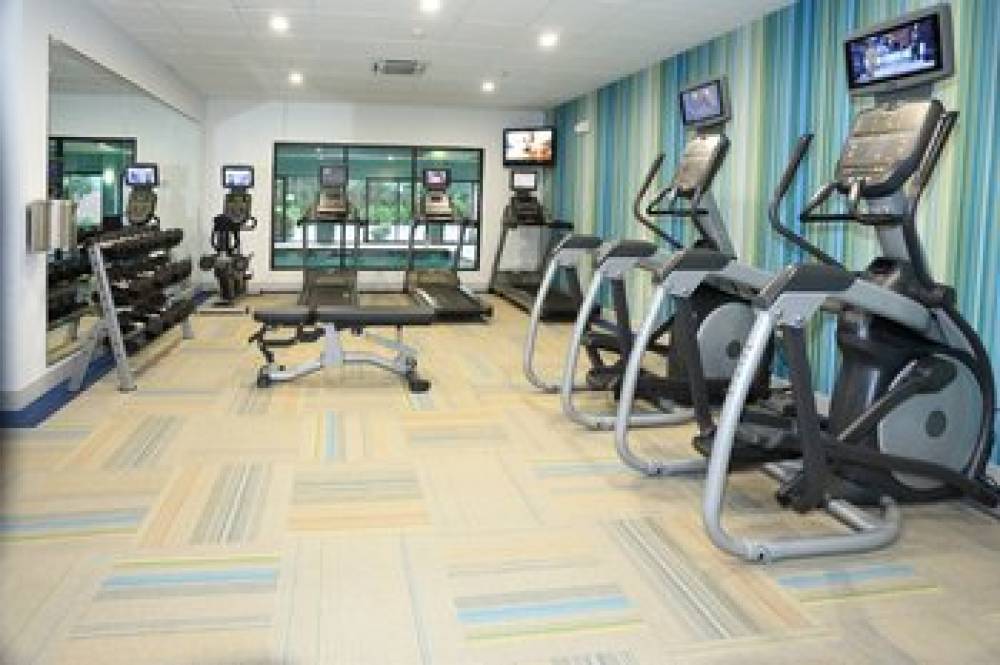 Holiday Inn Express & Suites NEWPORT NEWS 2