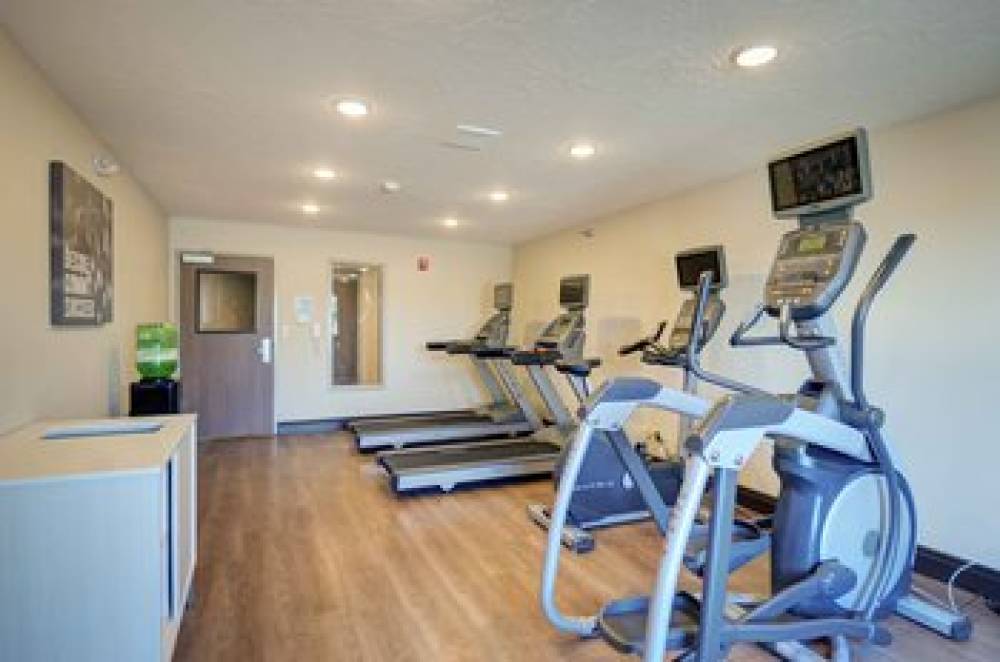 Holiday Inn Express & Suites NORTH PLATTE 8