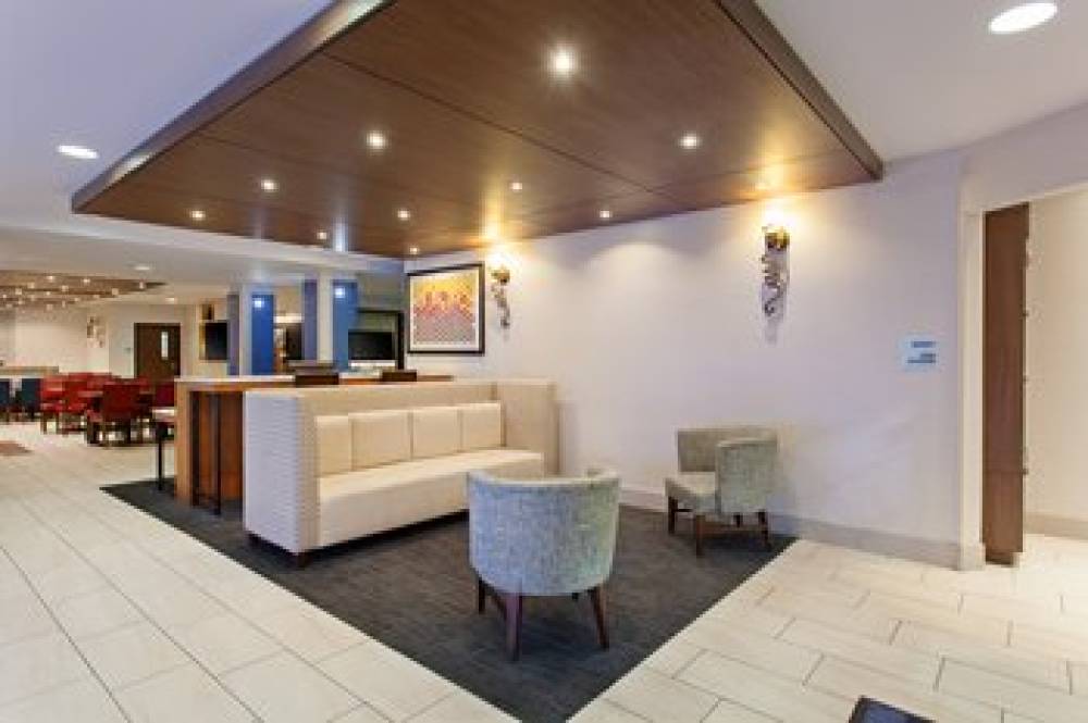 Holiday Inn Express & Suites OAKLAND-AIRPORT 7