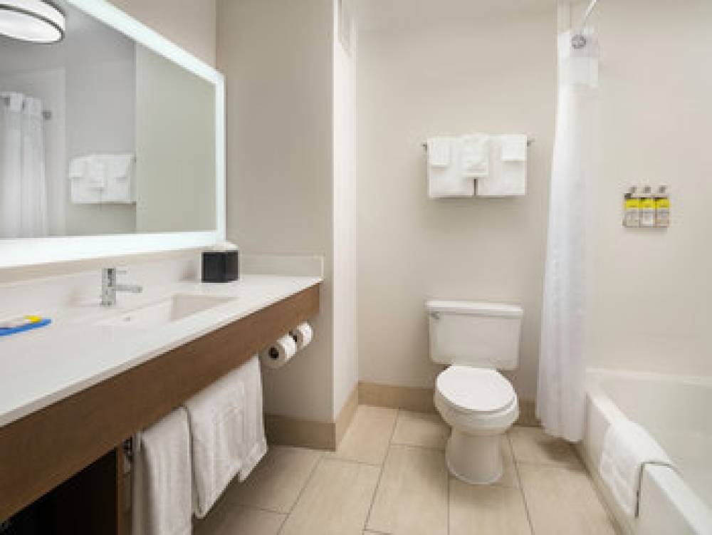 Holiday Inn Express & Suites OLIVE BRANCH 3