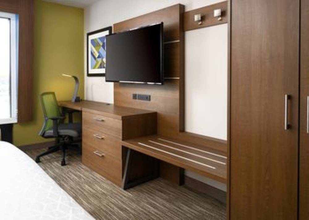 Holiday Inn Express & Suites OLIVE BRANCH 8