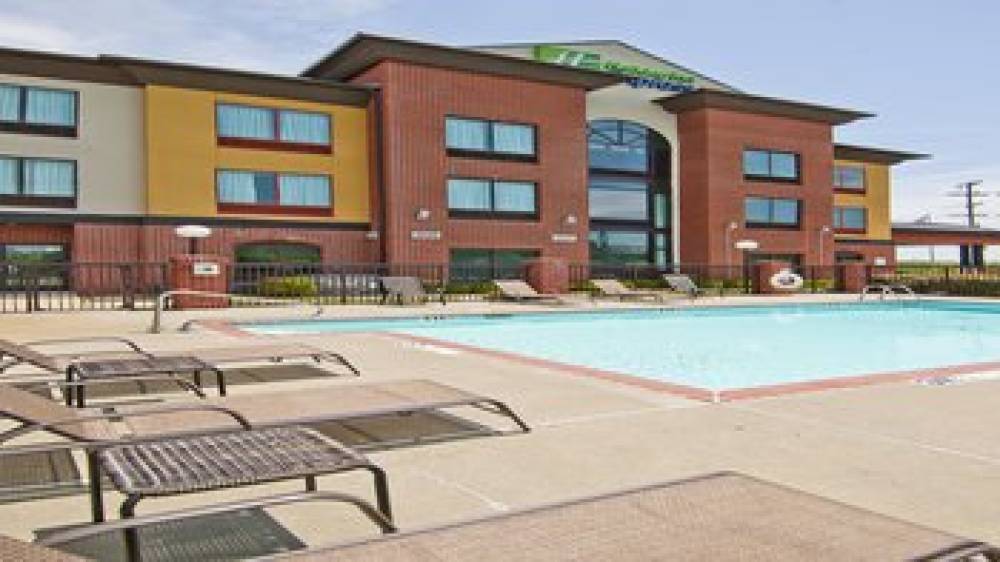 Holiday Inn Express & Suites OLIVE BRANCH 9