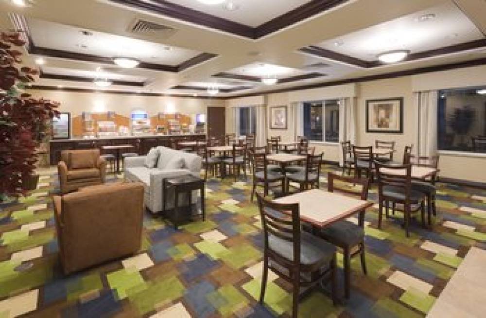 Holiday Inn Express & Suites OMAHA I - 80 5