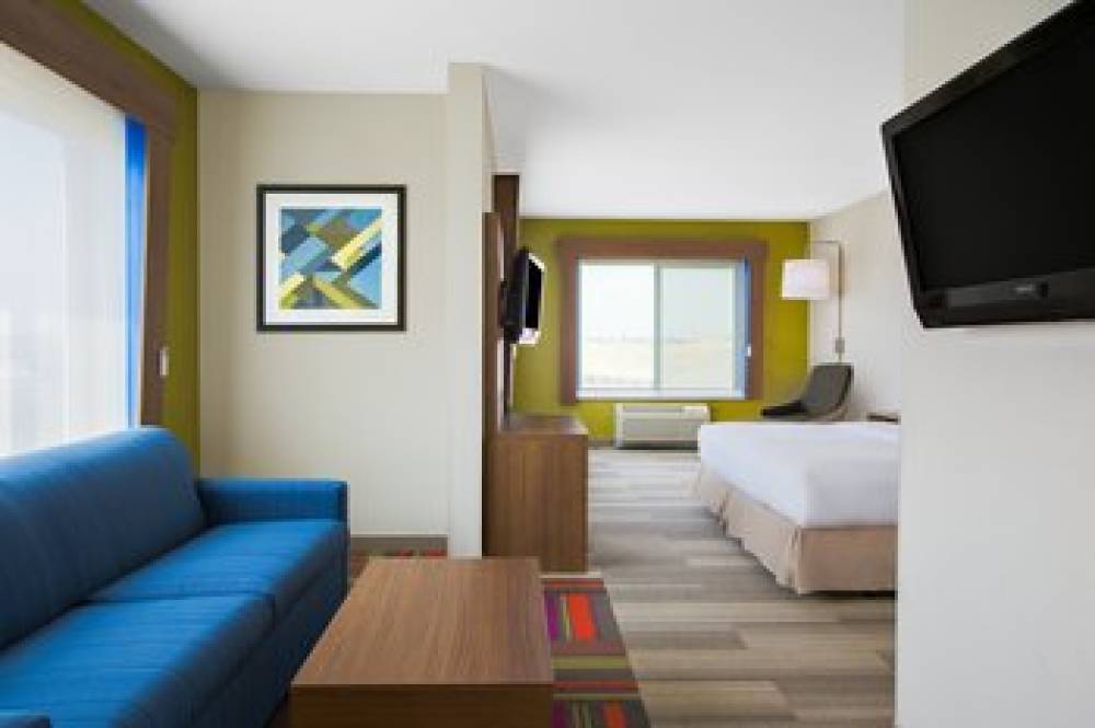Holiday Inn Express & Suites ONTARIO 7