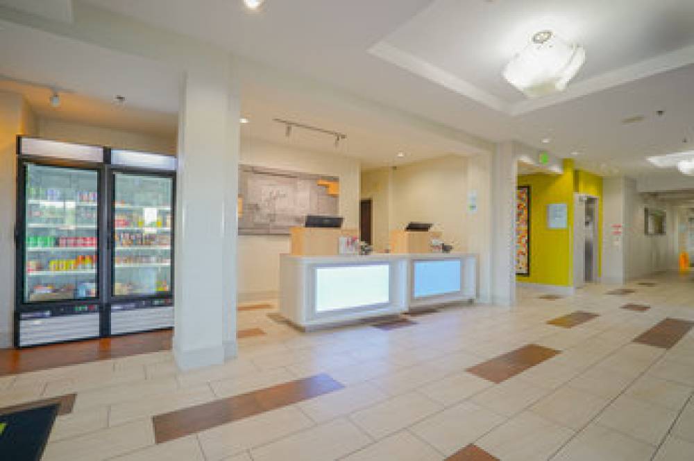 Holiday Inn Express & Suites ONTARIO 10