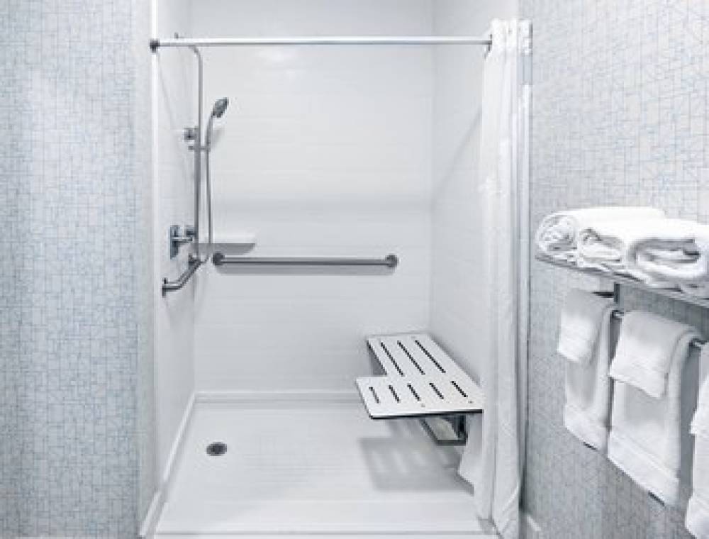 Holiday Inn Express & Suites ORANGE 8