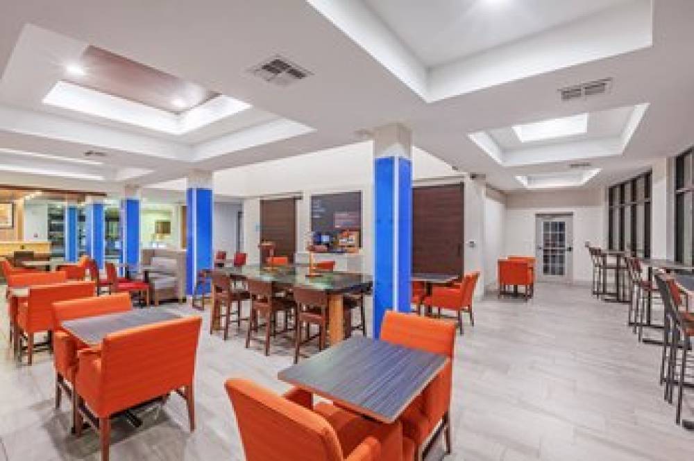 Holiday Inn Express & Suites ORANGE 7
