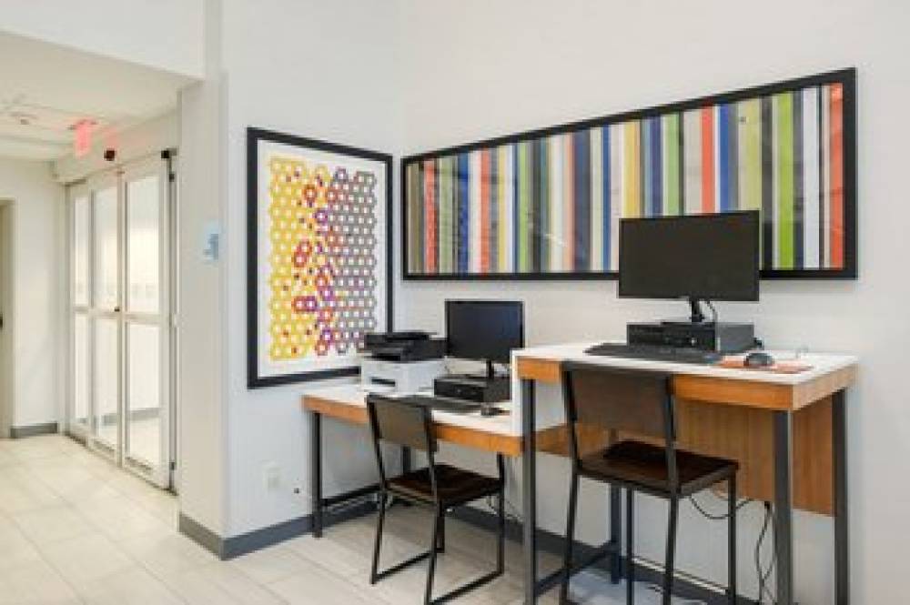 Holiday Inn Express & Suites ORLANDO - APOPKA 6