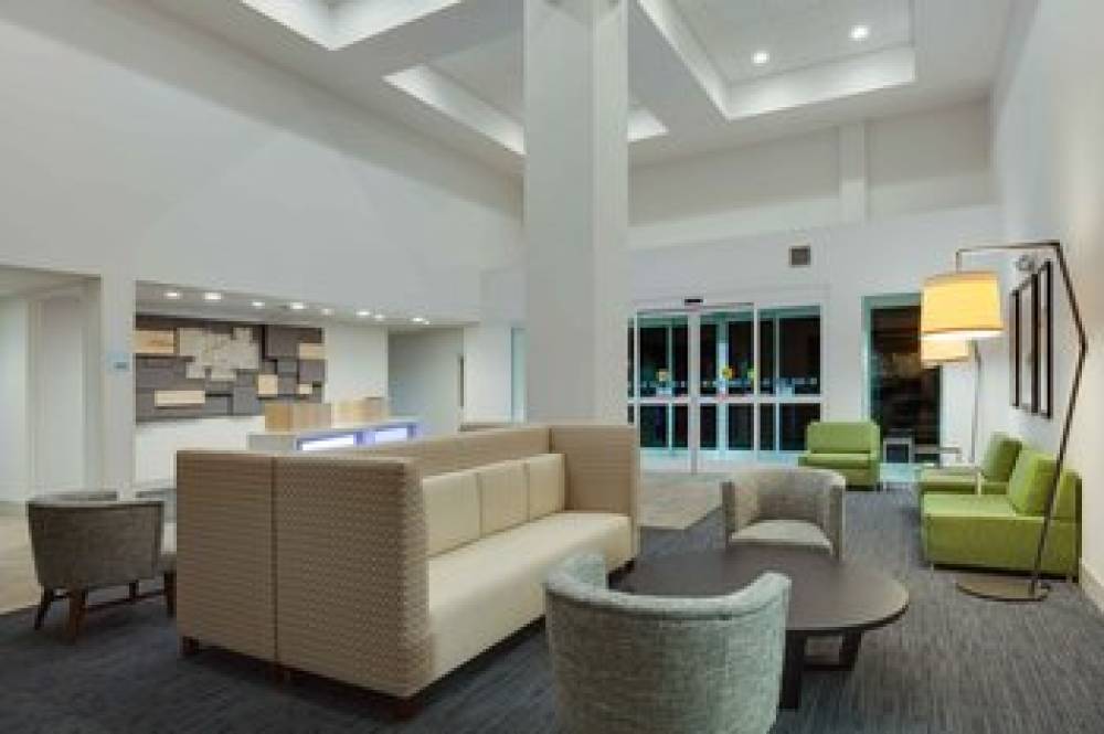 Holiday Inn Express & Suites ORLANDO INTERNATIONAL AIRPORT 4