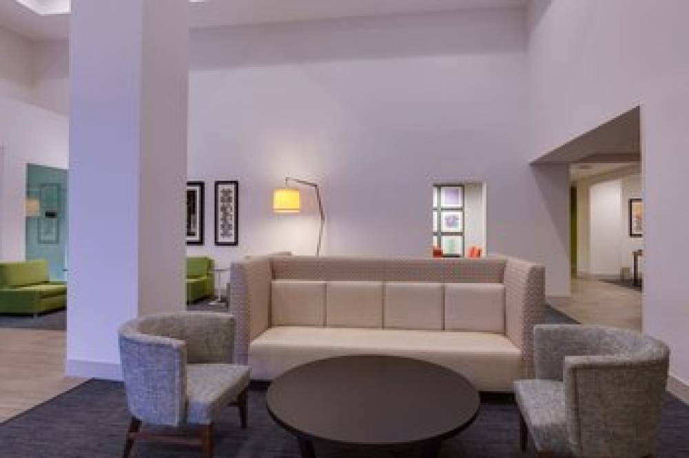Holiday Inn Express & Suites ORLANDO INTERNATIONAL AIRPORT 9