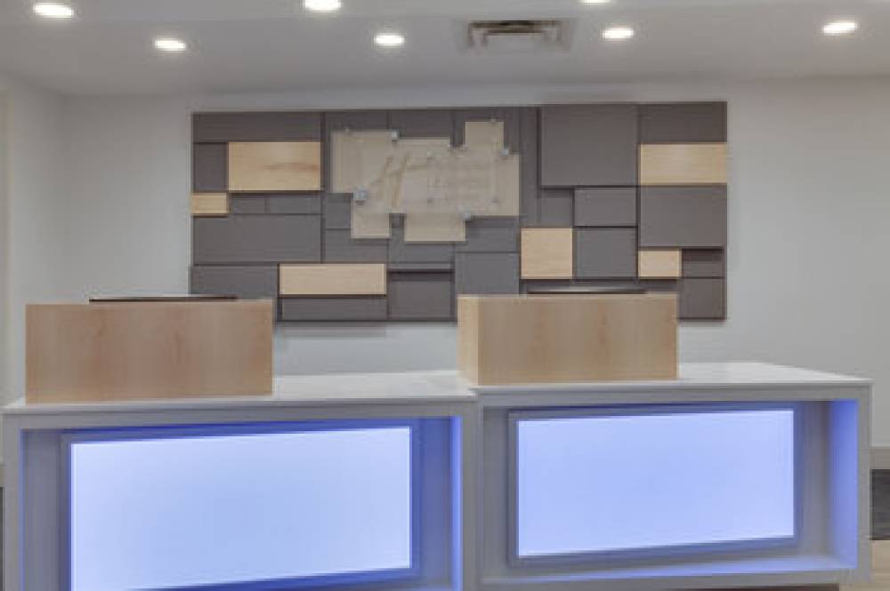 Holiday Inn Express & Suites ORLANDO INTERNATIONAL AIRPORT 3