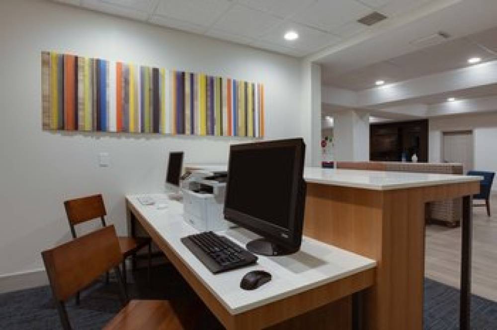 Holiday Inn Express & Suites ORLANDO INTERNATIONAL AIRPORT 5