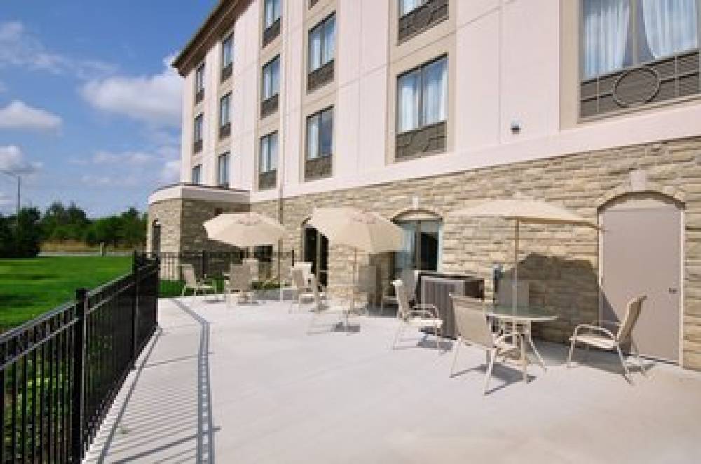 Holiday Inn Express & Suites OTTAWA AIRPORT 6