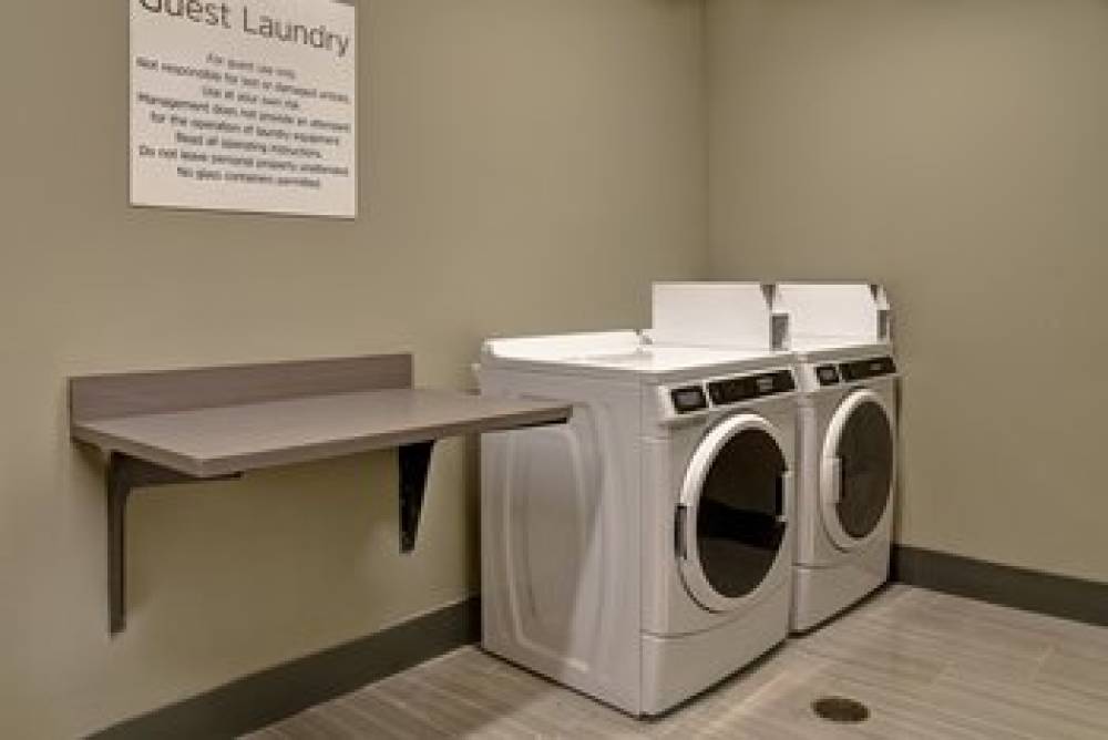 Holiday Inn Express & Suites OTTAWA 2