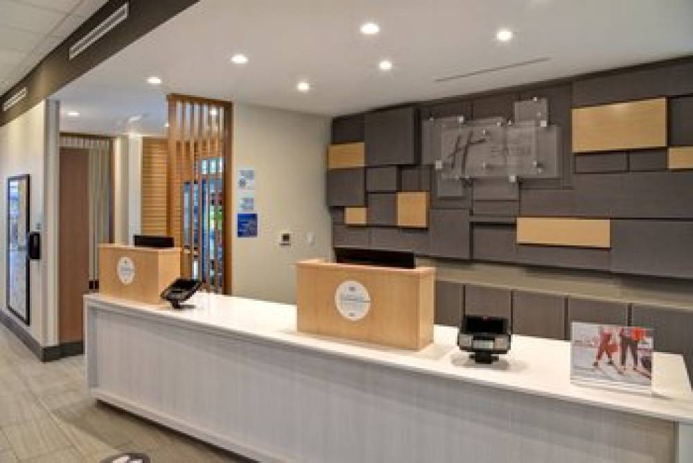 Holiday Inn Express & Suites OTTAWA 4