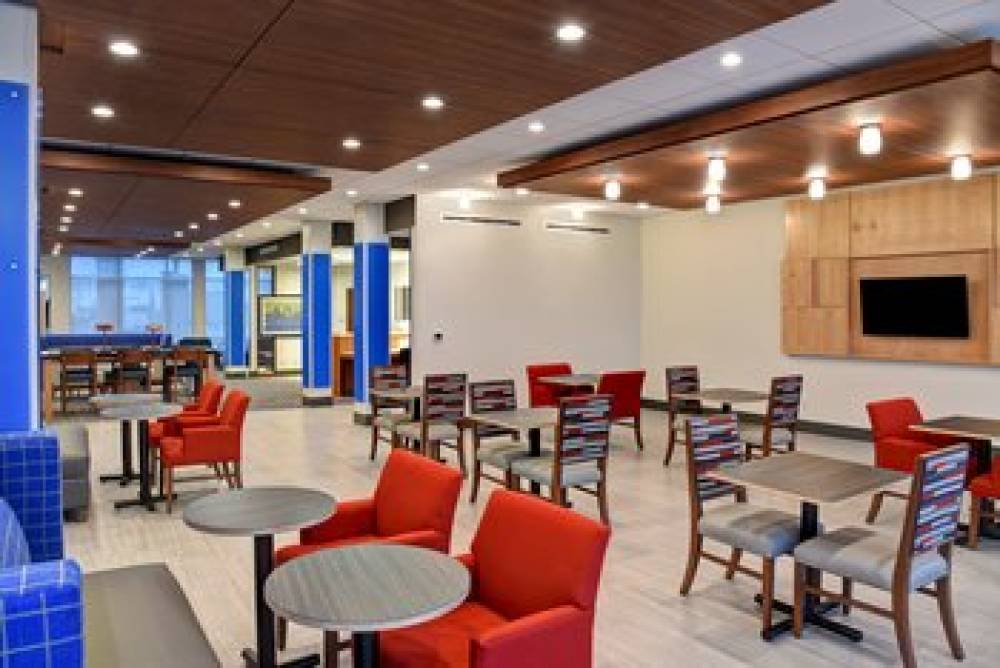 Holiday Inn Express & Suites Ottawa