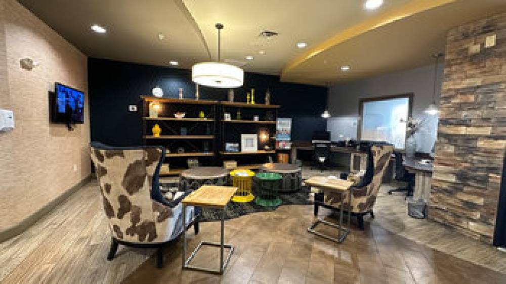 Holiday Inn Express & Suites Perry National Fairground Area
