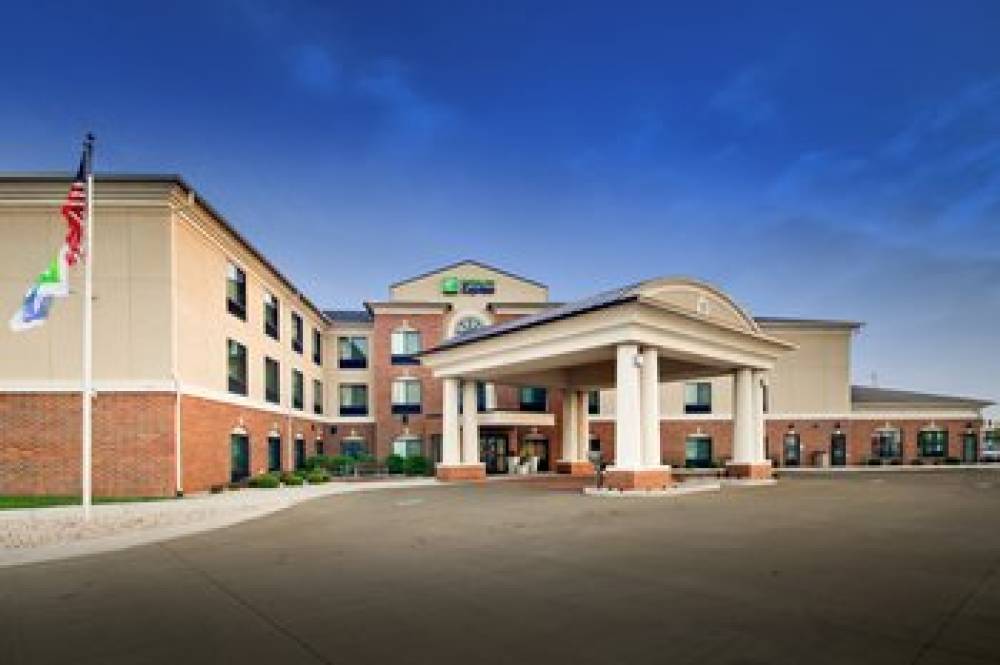 Holiday Inn Express & Suites Peru Lasalle Area