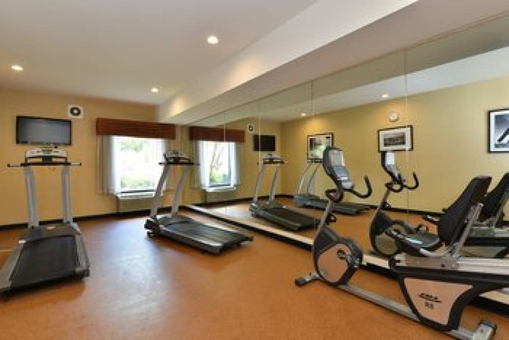 Holiday Inn Express & Suites PETERSBURG/DINWIDDIE 10