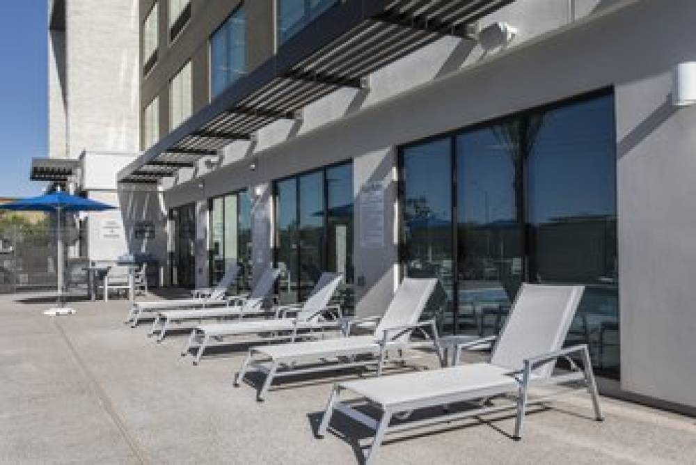 Holiday Inn Express & Suites PHOENIX NORTH - HAPPY VALLEY 9