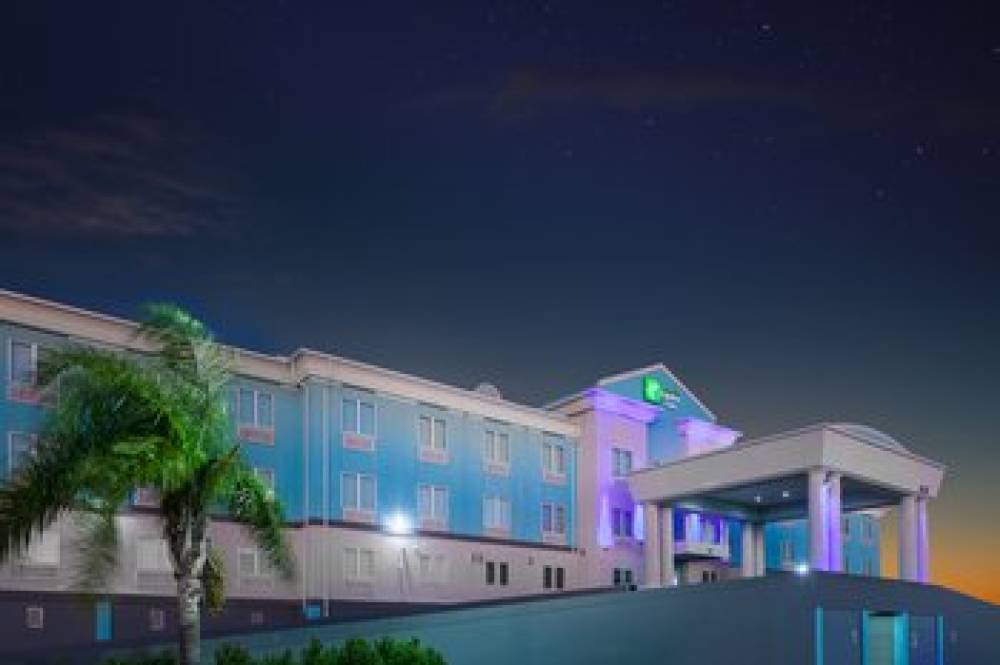 Holiday Inn Express & Suites Port Lavaca