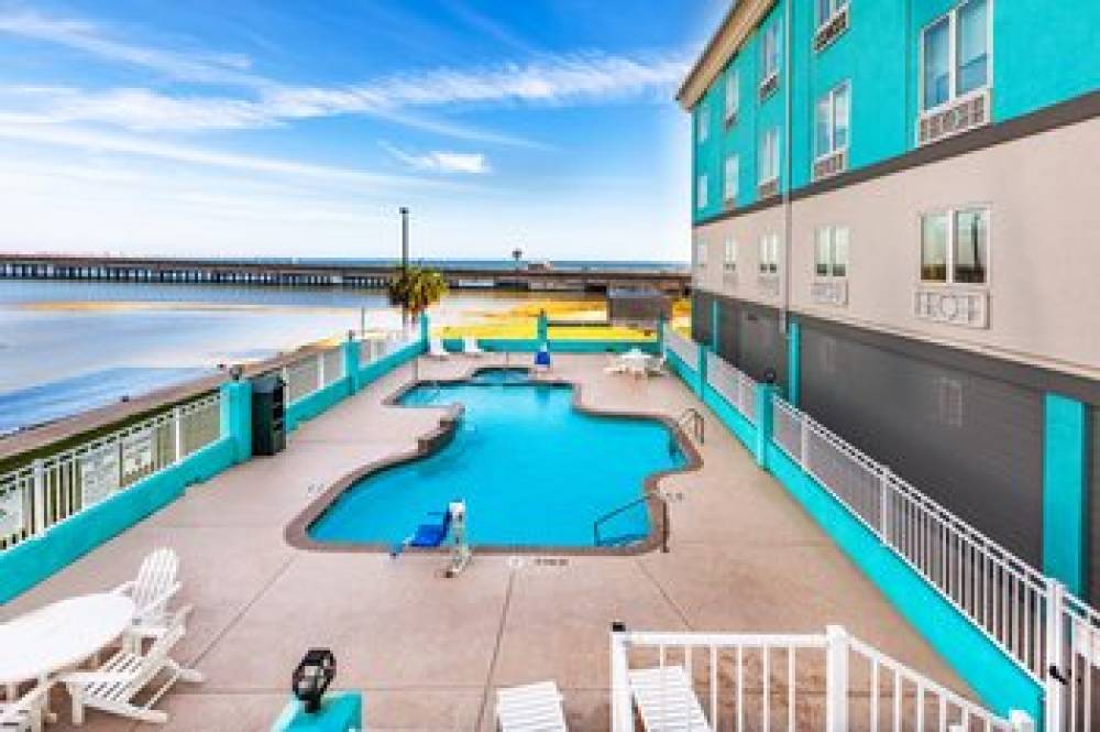 Holiday Inn Express & Suites PORT LAVACA 8