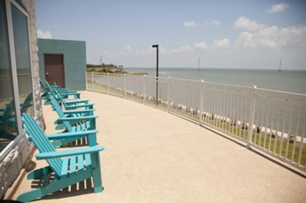 Holiday Inn Express & Suites PORT LAVACA 5