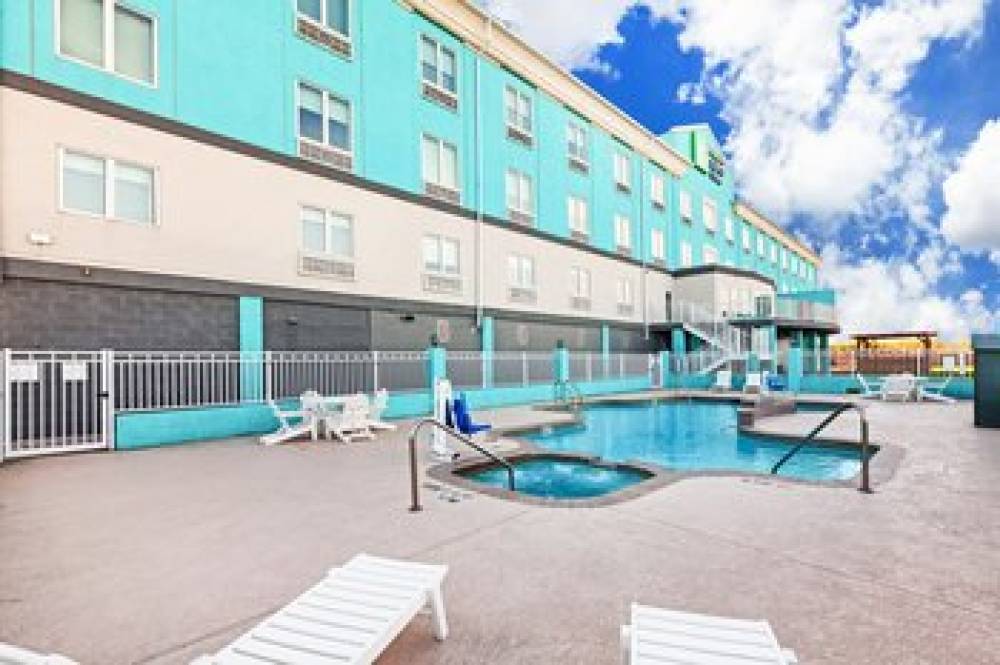 Holiday Inn Express & Suites PORT LAVACA 2