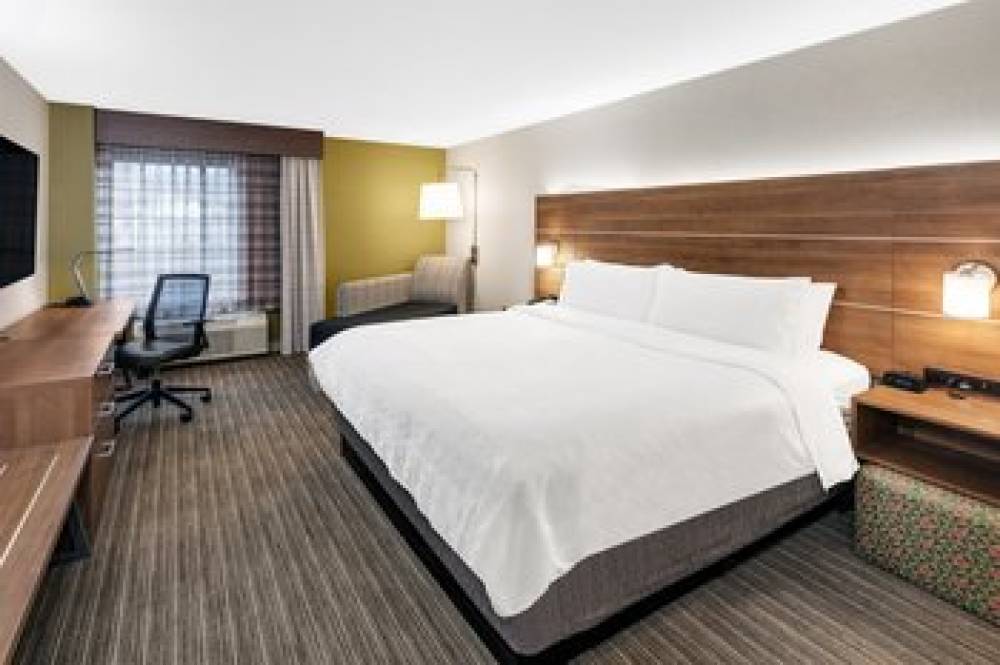 Holiday Inn Express & Suites PROVIDENCE-WOONSOCKET 7