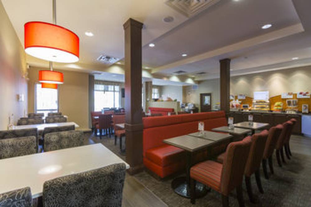HOLIDAY INN EXP STES RIVERPORT BY I 5