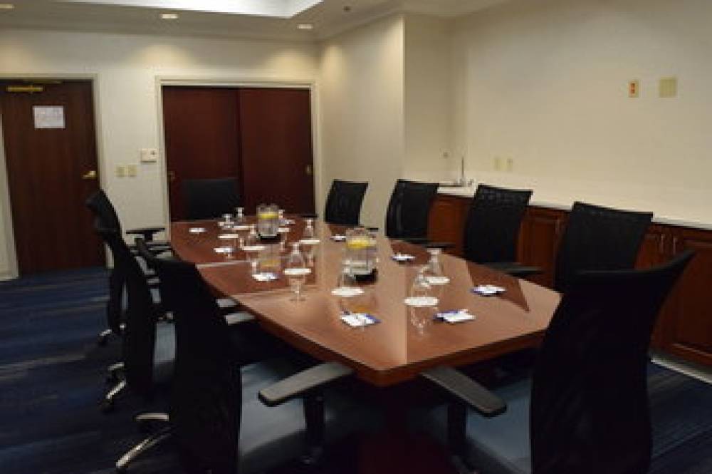Holiday Inn Express & Suites ROCHESTER WEBSTER 10