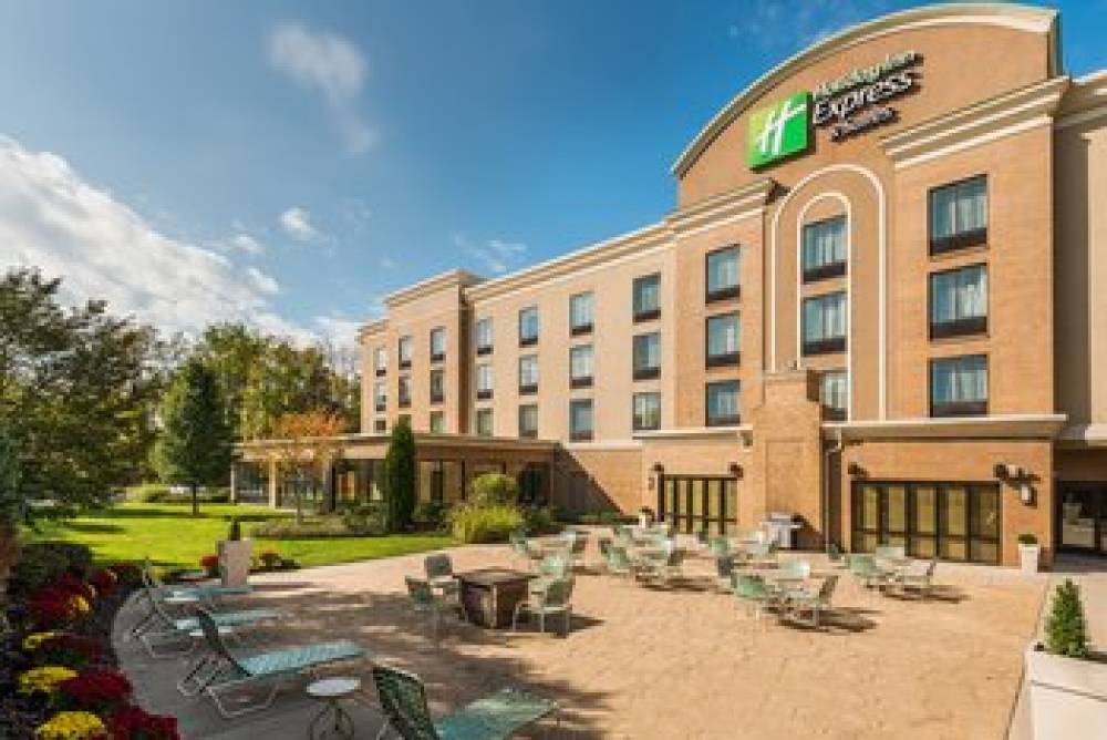 Holiday Inn Express & Suites ROCHESTER WEBSTER 7